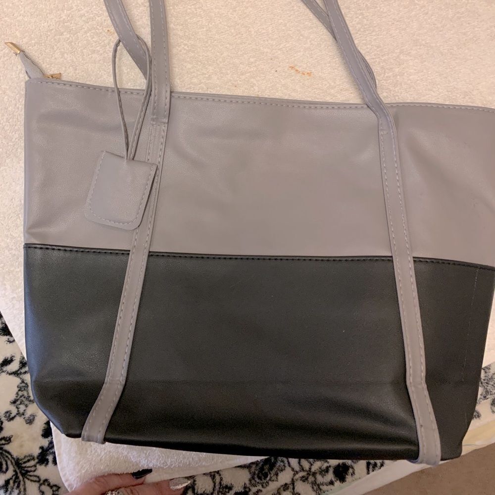 Minimalist Two Tone Tote - Picture 5 of 5